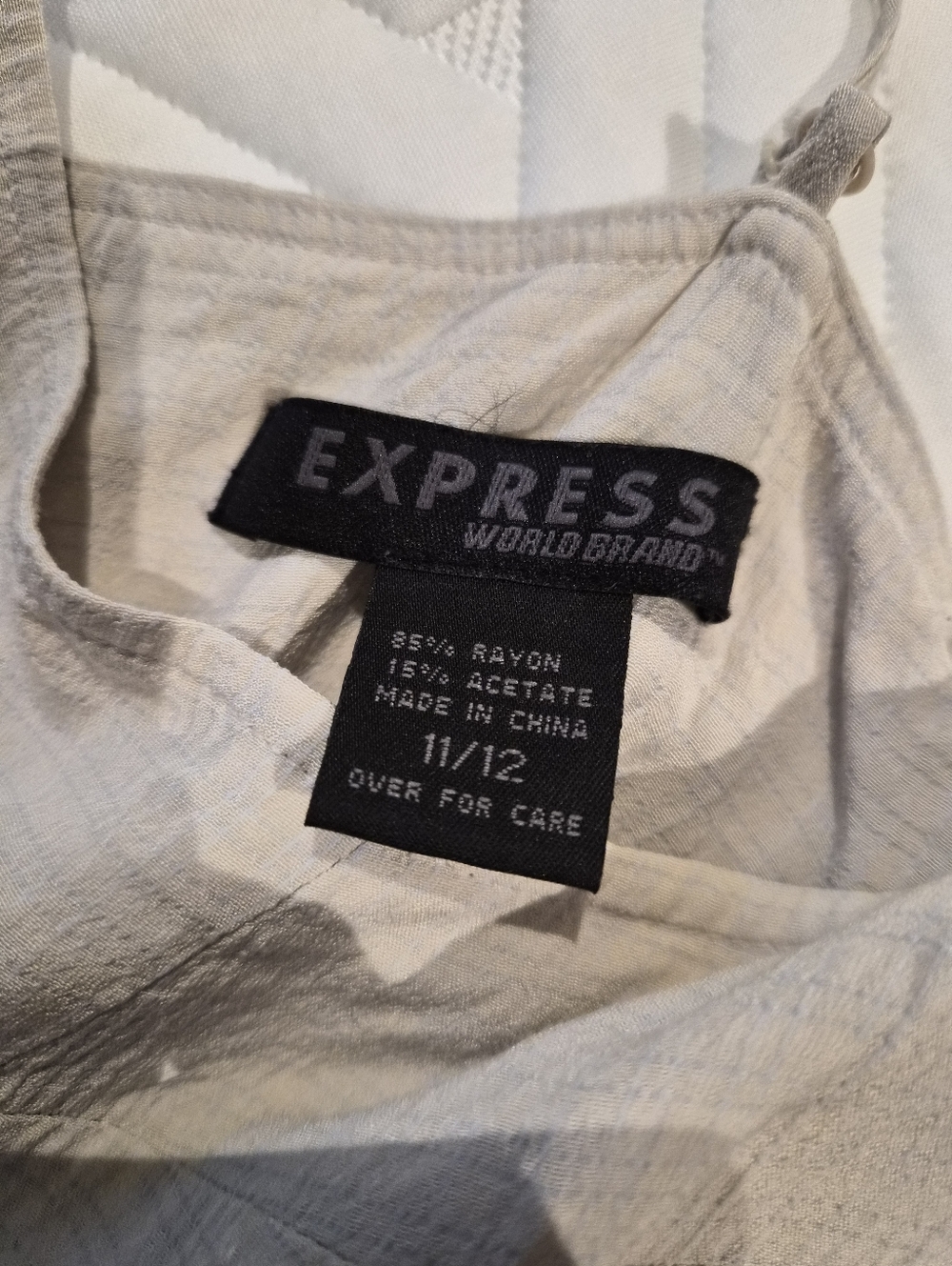 EXPRESS cream dress Size 11/12 - Picture 4 of 4